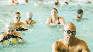 Ejercicios efectivos en la piscina para mejorar la resistencia