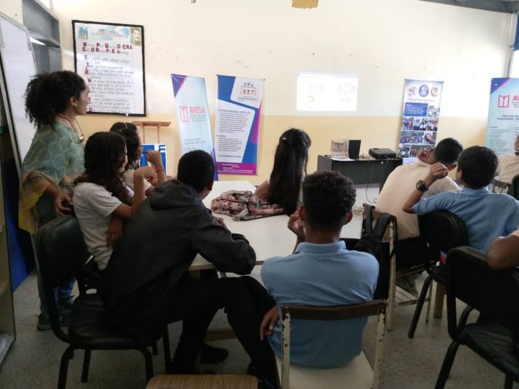 Charla en Mamporal, municipio Buroz, estado Miranda - AVESA