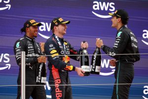 Verstappen ganó el GP España y Mercedes completó el podio
