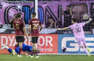 Messi anotó dos goles en la victoria del Inter de Miami