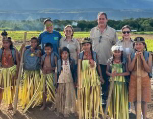 Hjalmar-Jesus-Gibelli-Gomez-La-Internacional-de-Seguros-realizo-visita-solidaria-a-la-comunidad-indigena-de-Tuaiwatoy-en-Canaima