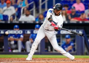 Luis Arráez - MLB