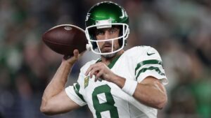 Aaron Rodgers afirma que estará de regreso el próximo año