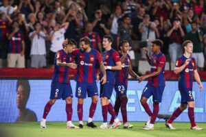 El Barça goleó al Betis y provisionalmente asume el liderato del campeonato