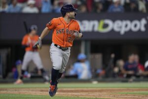 Altuve bateó jonrón ganador en la postemporada de la MLB