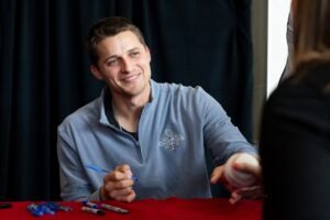 Corey Seager se operó de una hernia deportiva