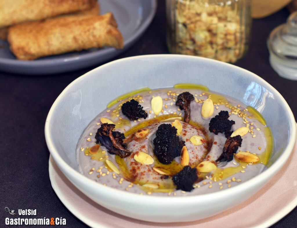 Hummus de coliflor morada, receta de una nueva versión del