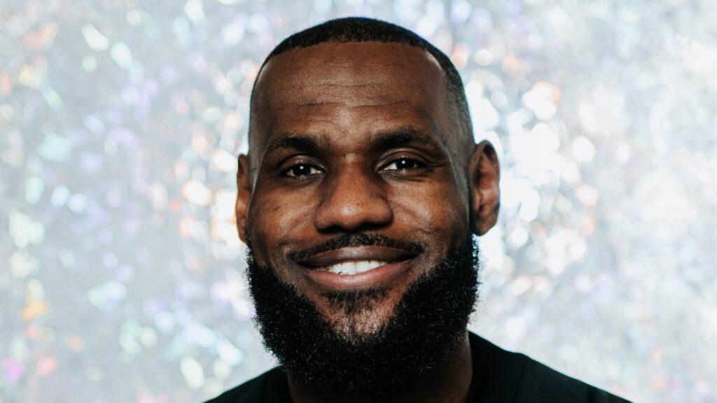 LeBron y Giannis lideran las votaciones del All-Star de la NBA