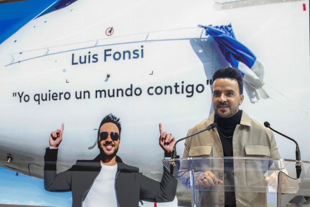 Luis Fonsi dará nombre a un avión de la aerolínea Air Europa