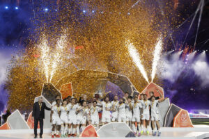 Real Madrid goleó al FC Barcelona en la final de la Supercopa de España