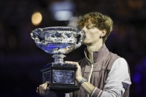 Sinner logró una remontada histórica para quedarse con el Abierto de Australia