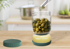 El tarro para encurtidos que está de moda escurre el