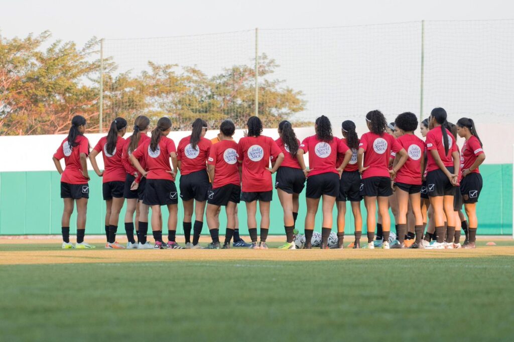 Vinotinto femenina