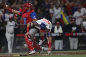 Tiburones sufrió un traspié ante Criollos en la Serie del Caribe