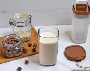 Cómo hacer bebida vegetal de avellanas y avena (receta sin