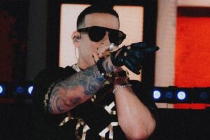 Daddy Yankee rinde homenaje a Jesucristo en "Donante de Sangre"