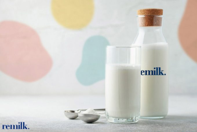 Leche elaborada con fermentación de precisión