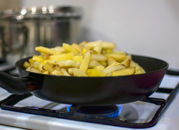Patatas fritas grasientas