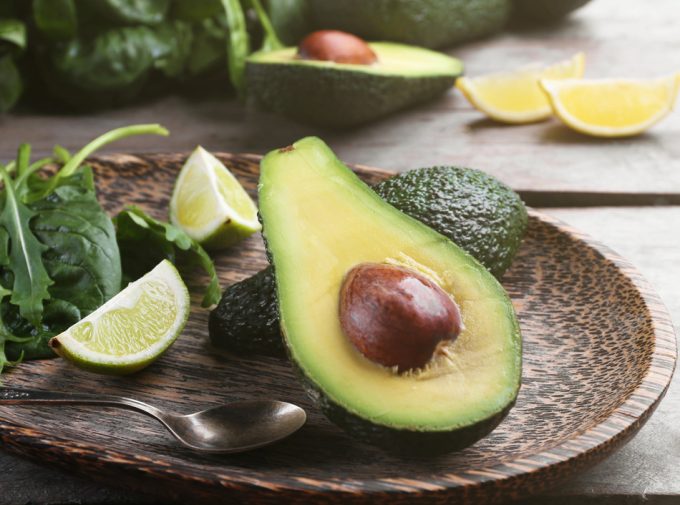 Cultivar aguacate en casa