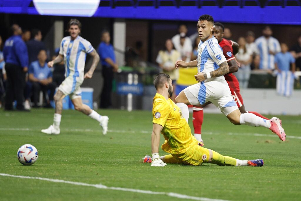 Argentina ganó en el inicio de la defensa de la Copa América