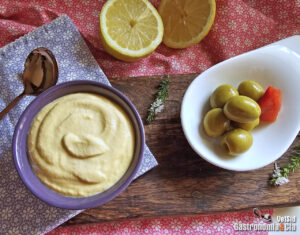 Salsa de huevo duro y aceitunas, receta al estilo de