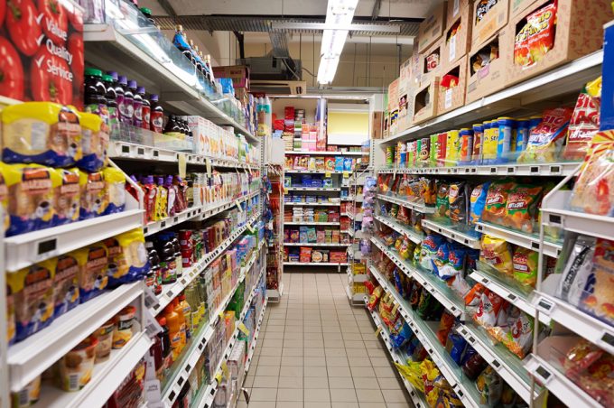 Asocaición entre el consumo de alimentos ultraprocesados y problemas como el insomnio.