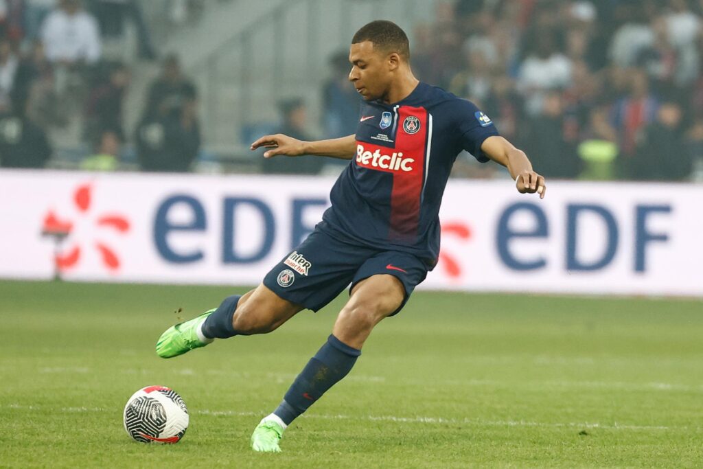 ¡Oficial! Mbappé fichó con el Real Madrid hasta 2029