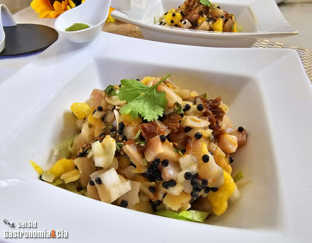 Tartar de corvina y mango, la receta de pescado que