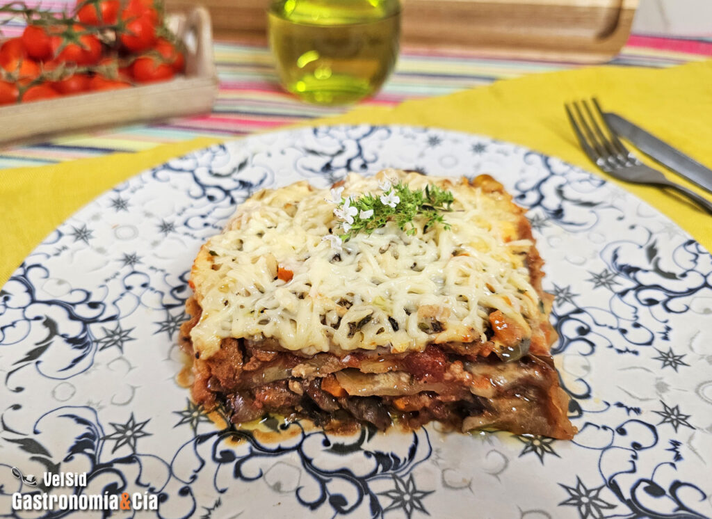 Lasaña de berenjena y boloñesa vegana, receta saludable y exquisita