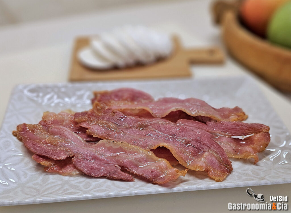 Cómo hacer bacon en freidora de aire, sin salpicar y