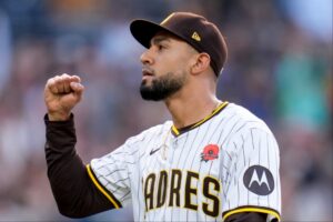 Robert Suárez: décimo venezolano con una temporada de 30 salvados