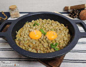 Receta de habas baby al curry verde con yema de