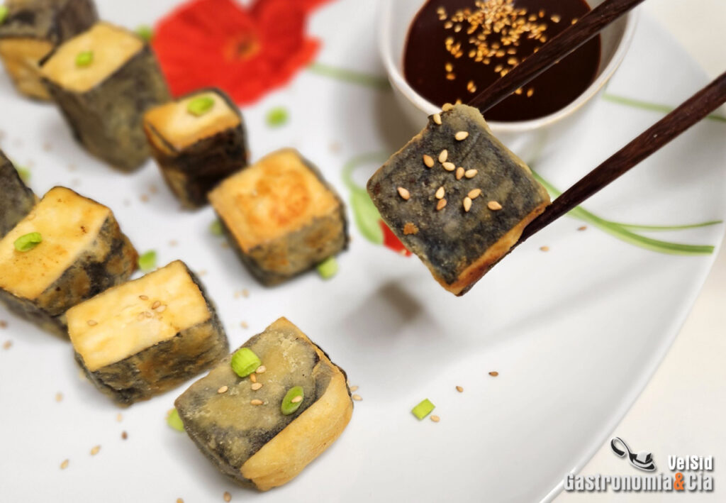 Receta de tofu crujiente con alga nori y salsa gochujang,