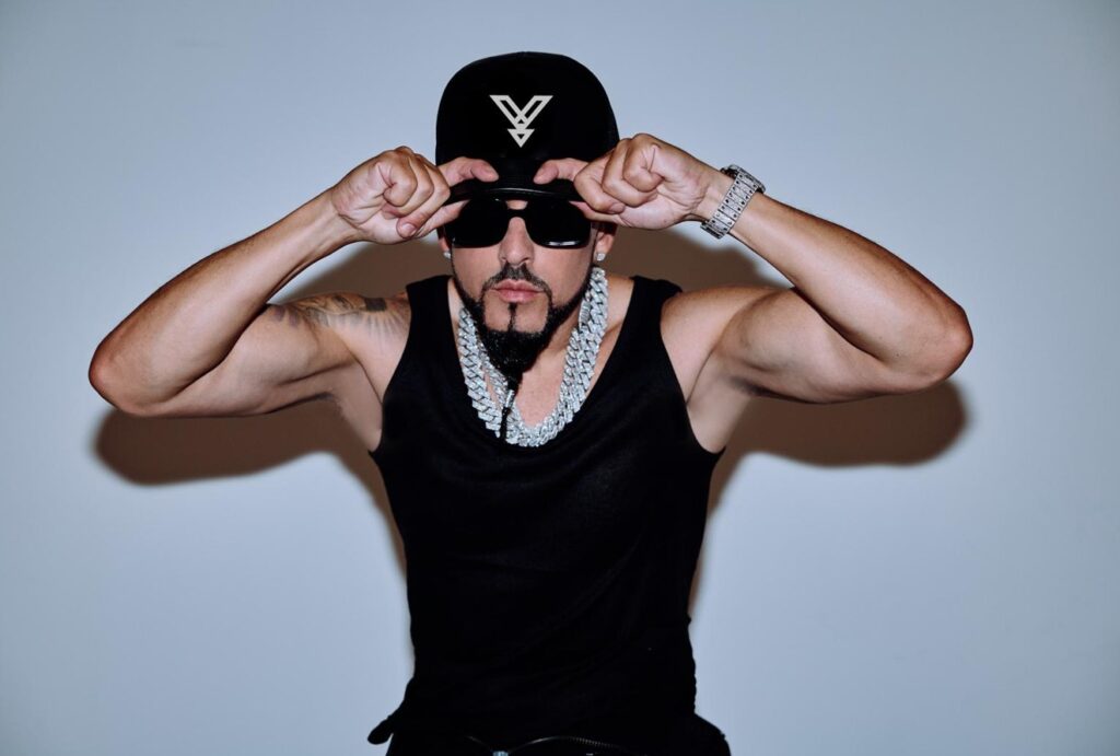 Yandel lanzó su álbum "ELYTE"
