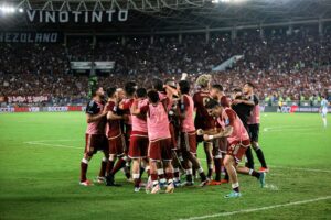 La Vinotinto Vs. Chile: un duelo de "necesitados" en Santiago