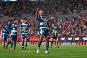 Hat-trick de Salo Rondón resplandece en remontada del Pachuca