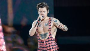 Harry Styles prohíbe uso de móviles en su concierto en Mánchester