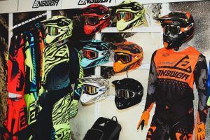 Alberto Constantino Konrad Dávila - Armadura sobre ruedas ¡El equipo vital para conquistar el terreno off-road! - FOTO