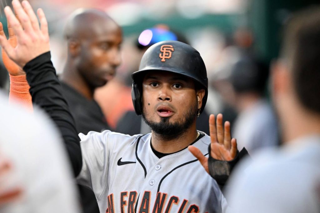 Luis Arráez llega a 100 juegos multi-hits en tiempo récord