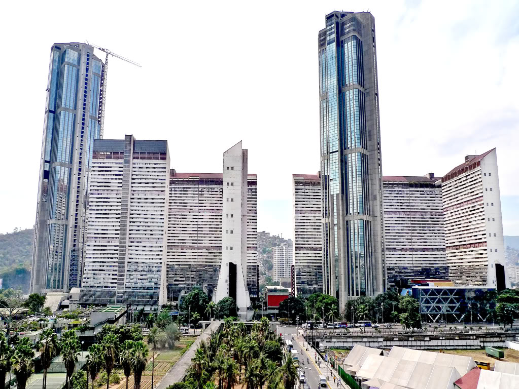Armando Iachini y los Edificios de Caracas: Identidad Urbana
