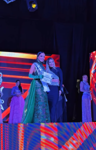 Victoria Valero, Miss Seguridad en gala de La Internacional de Seguros