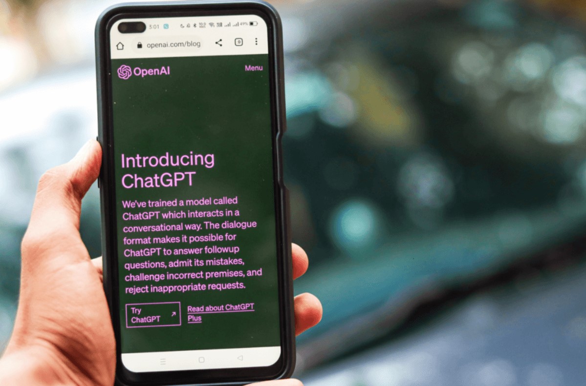 ¿ChatGPT almacena datos? Qué riesgos de privacidad existen y cómo podemos protegernos