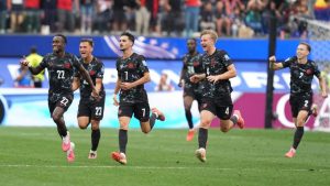 Canadá porfió y venció, Sudáfrica se despidió de la Copa
