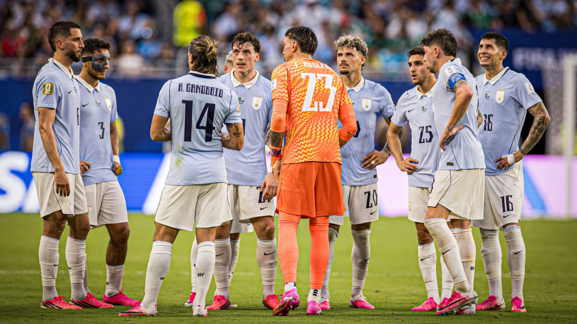 Uruguay rescata un amargo empate ante Arabia Saudí