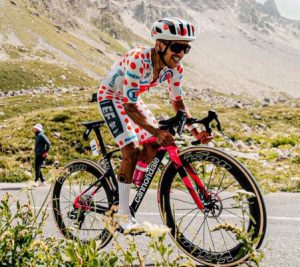 Tour de Francia: Carapaz es campeón de la montaña, vence y avanza