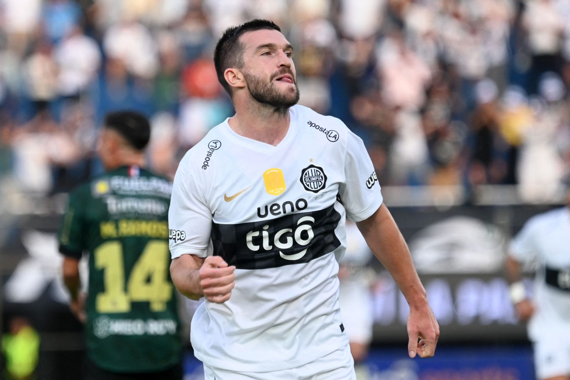 Tim Payne debuta con gol en la victoria de Olimpia